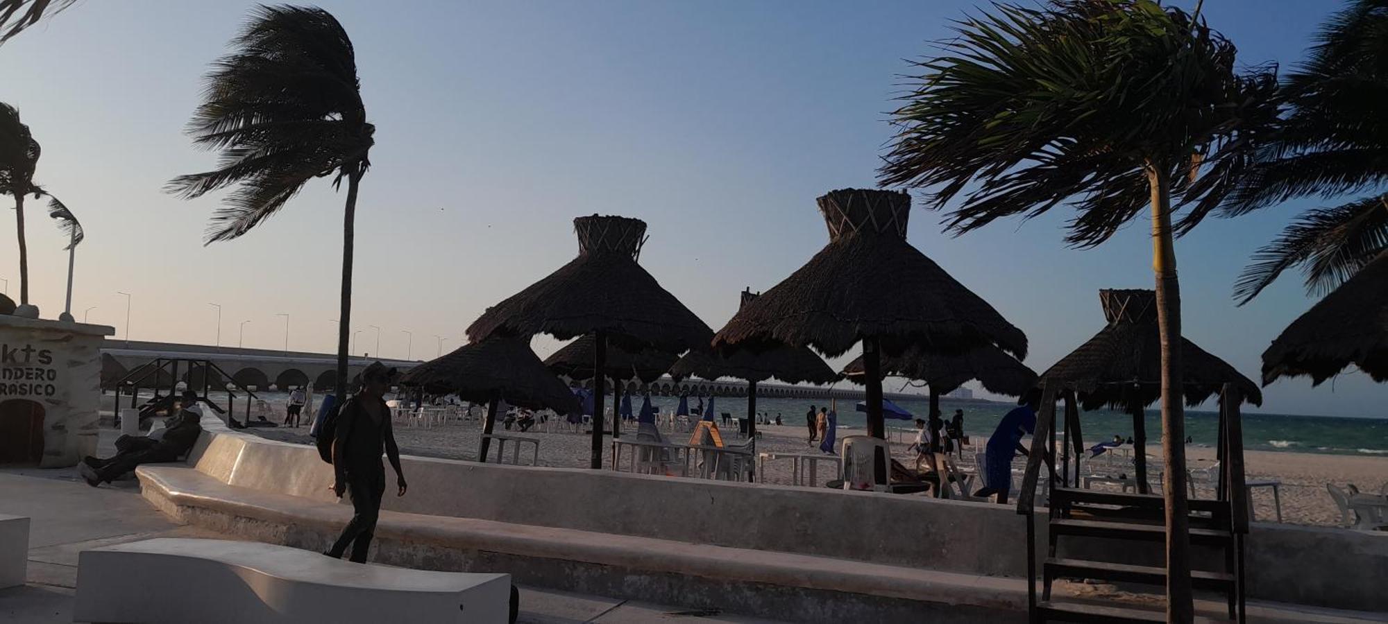 Malecon Beach House In Progreso 1 Block From Beach Extérieur photo
