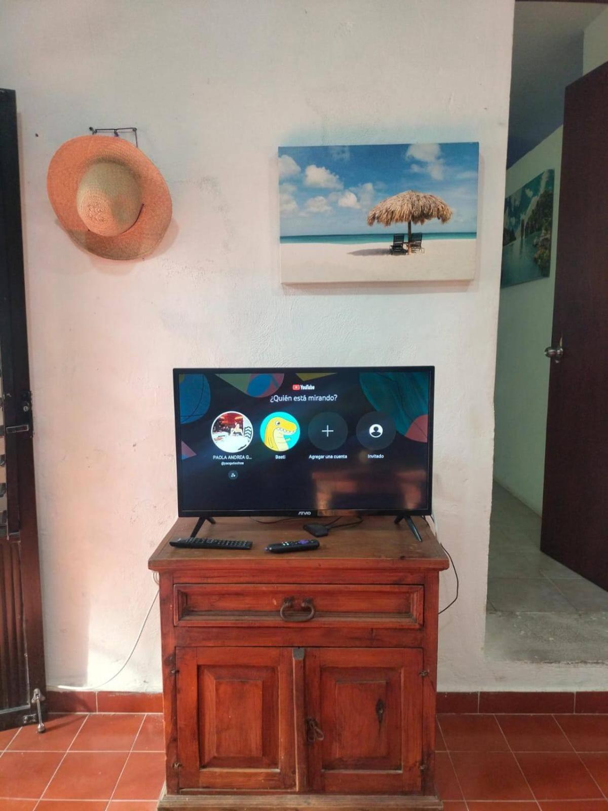Malecon Beach House In Progreso 1 Block From Beach Extérieur photo