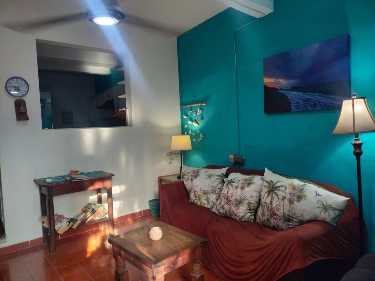 Malecon Beach House In Progreso 1 Block From Beach Extérieur photo